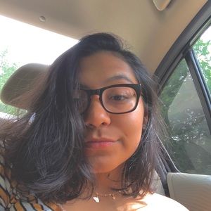 Meet your Posher, Nayeli